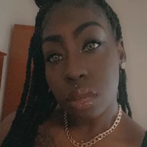 Meet your Posher, Desiree